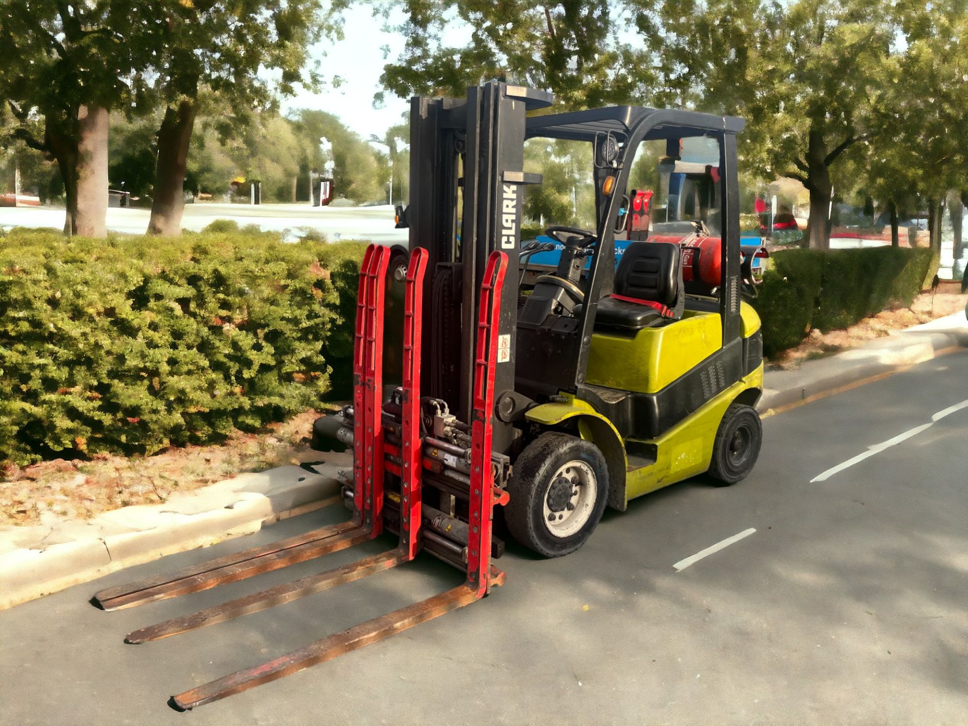 CLARK LPG FORKLIFT - MODEL C25G (2005)