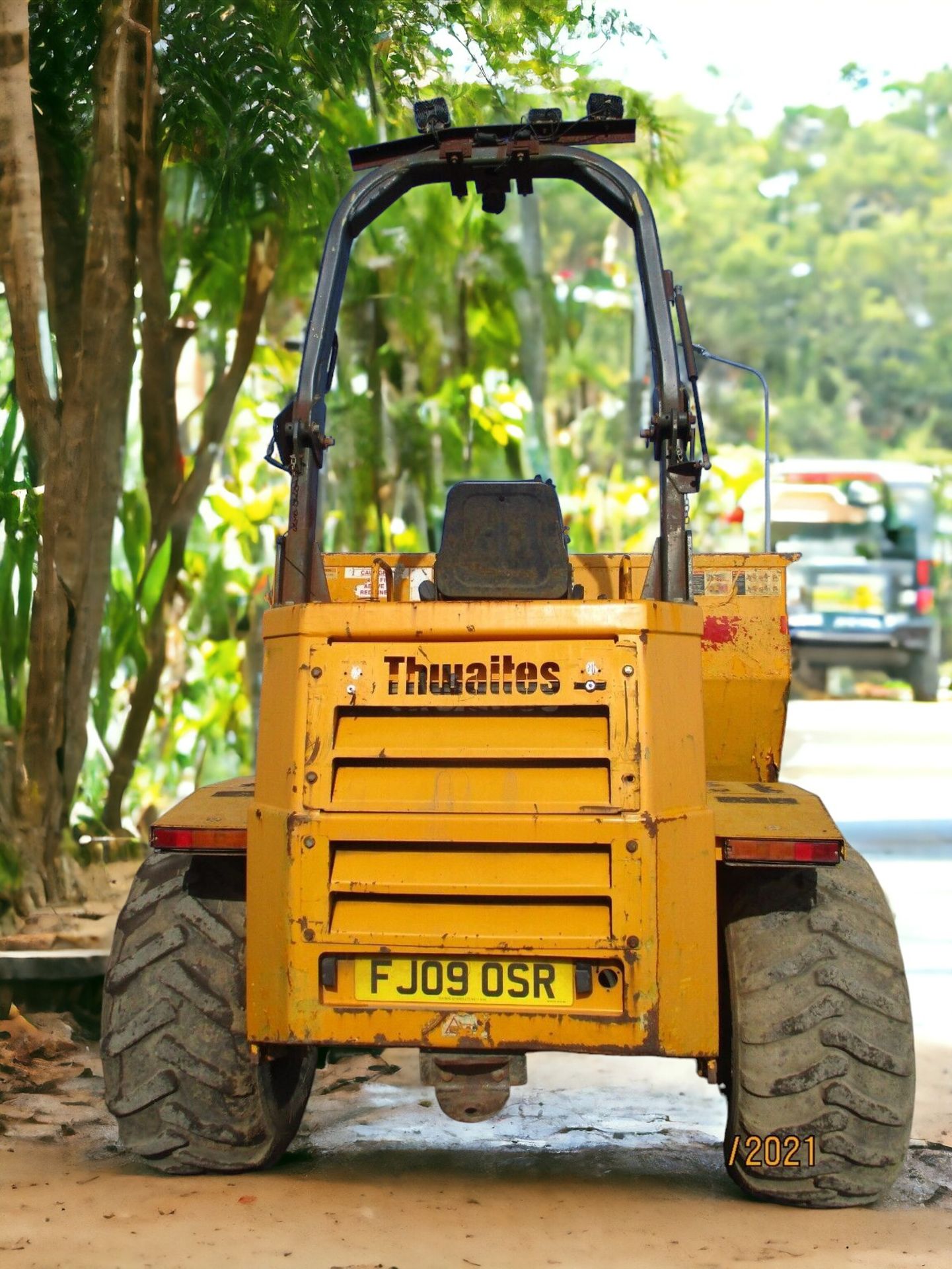 POWERFUL AND RELIABLE 2009 THWAITES 9-TON DUMPER - Image 8 of 12