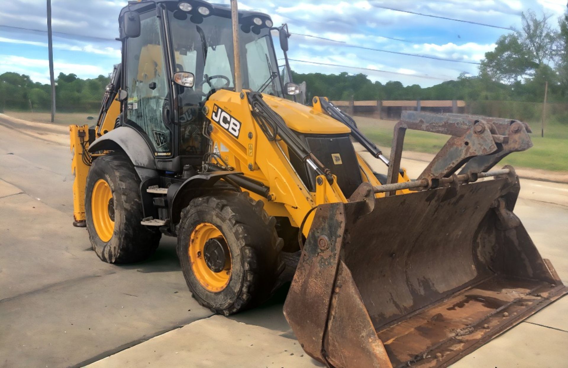 JCB 3CX CONTRACTOR BACKHOE LOADER YEAR 2017