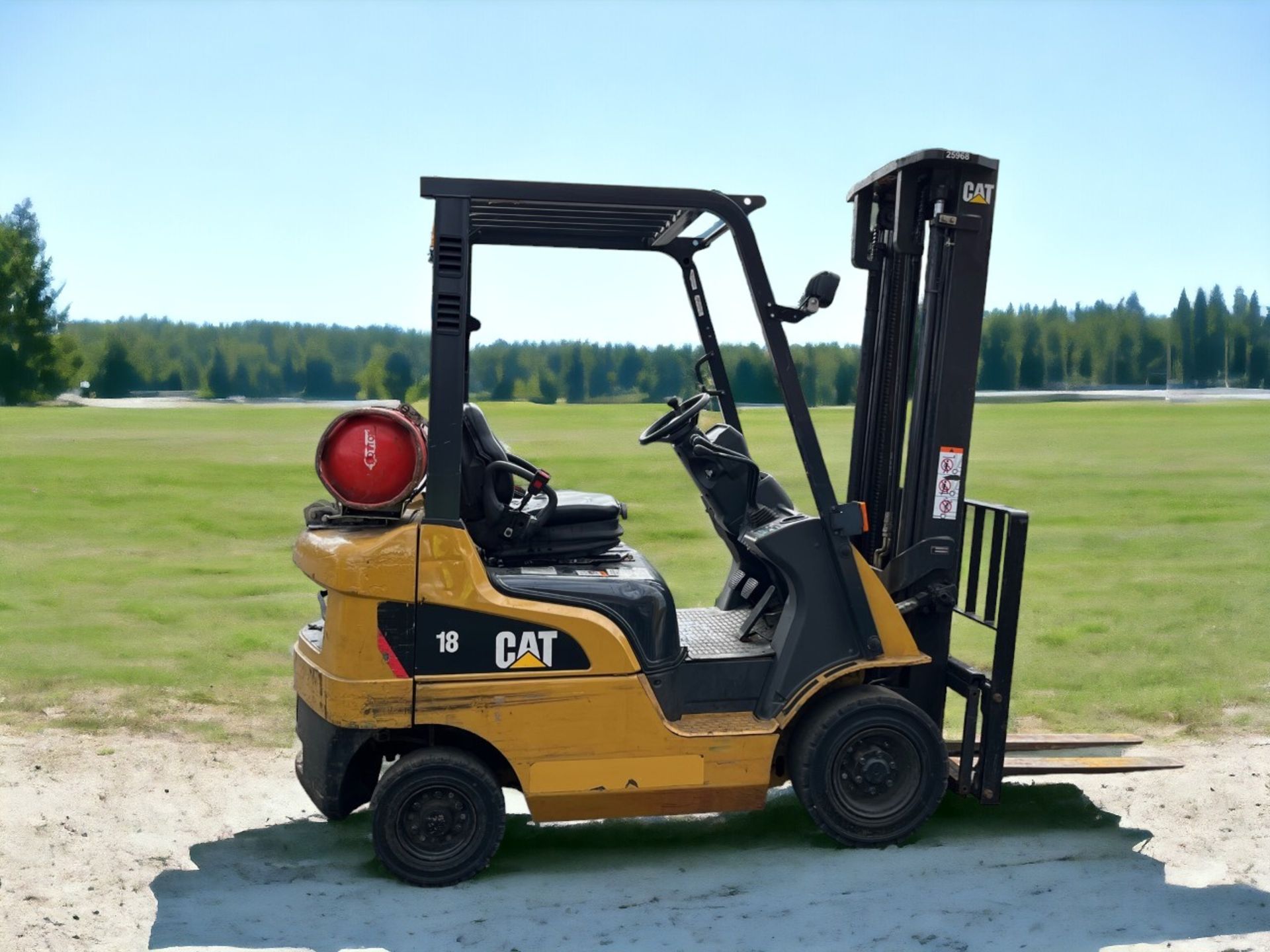 CAT LIFT TRUCK - GP18NT LPG FORKLIFT (2014) - Image 4 of 6