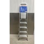 1 X BRAND NEW 5 STEP LADDERS