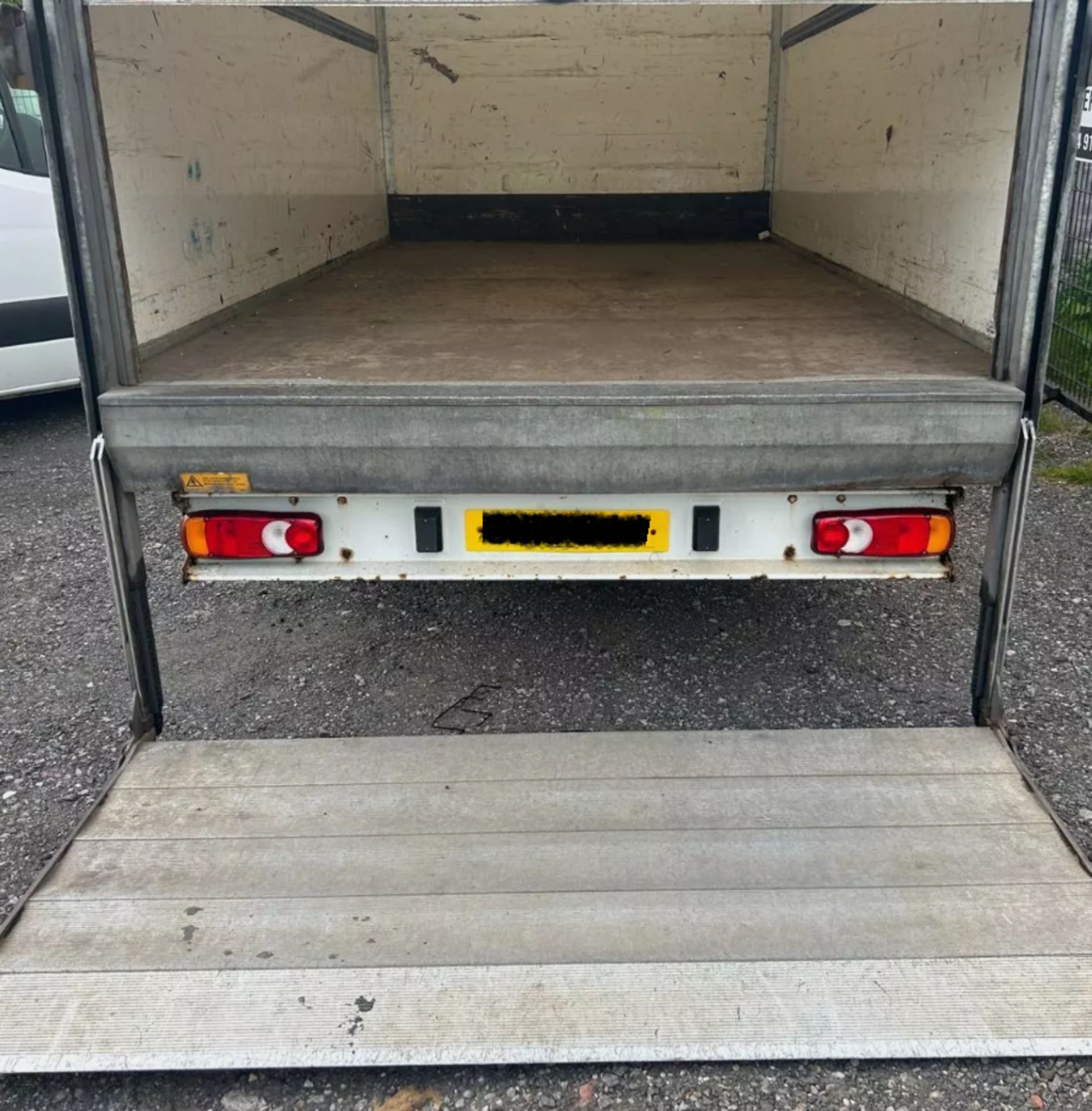 2015 PEUGEOT BOXER 335 L3H1 EXTRA LONG WHEEL BASE LUTON WITH TAIL LIFT - EXCELLENT CONDITION! - Image 7 of 14