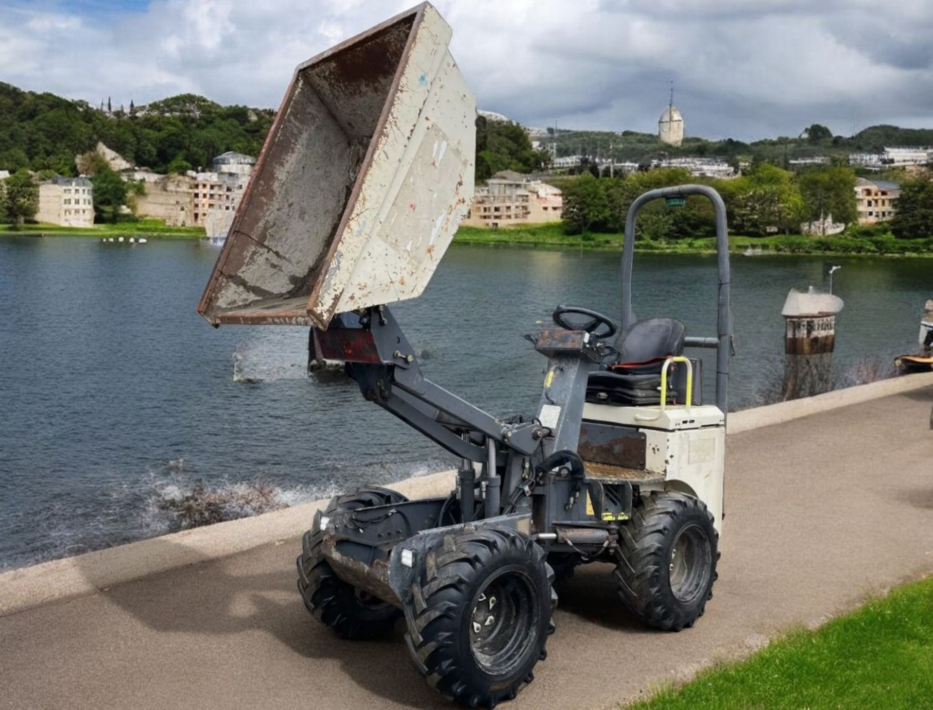 2014 TEREX TA1EH 1 TON HI-TIP 4X4 DUMPER – COMPACT AND EFFICIENT DUMPING SOLUTION - Image 5 of 11