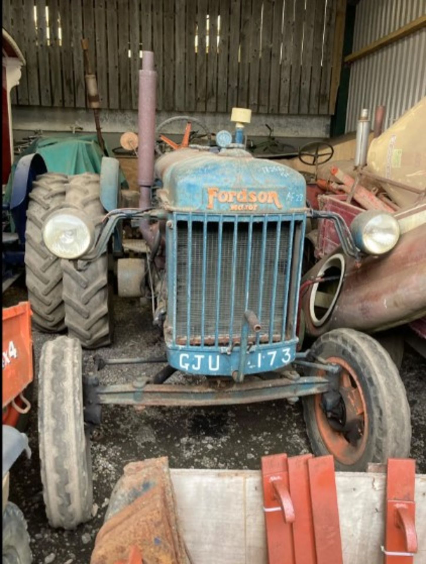 FORDSON E27N MAJOR TRACTOR - ELECTRIC START >>--NO VAT ON HAMMER--<< - Image 3 of 14