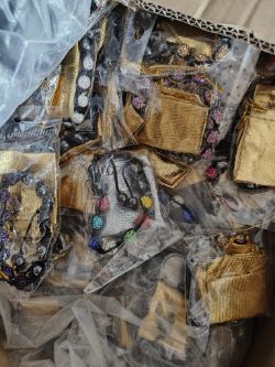 500 X BRACELETS PICKED AT RANDOM