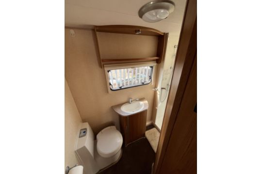 BAILEY PAGEANT SANCERRE - 4 BERTH TOURING CARAVAN | 2010 | FIXED BED & WELL-EQUIPPED - Image 8 of 9