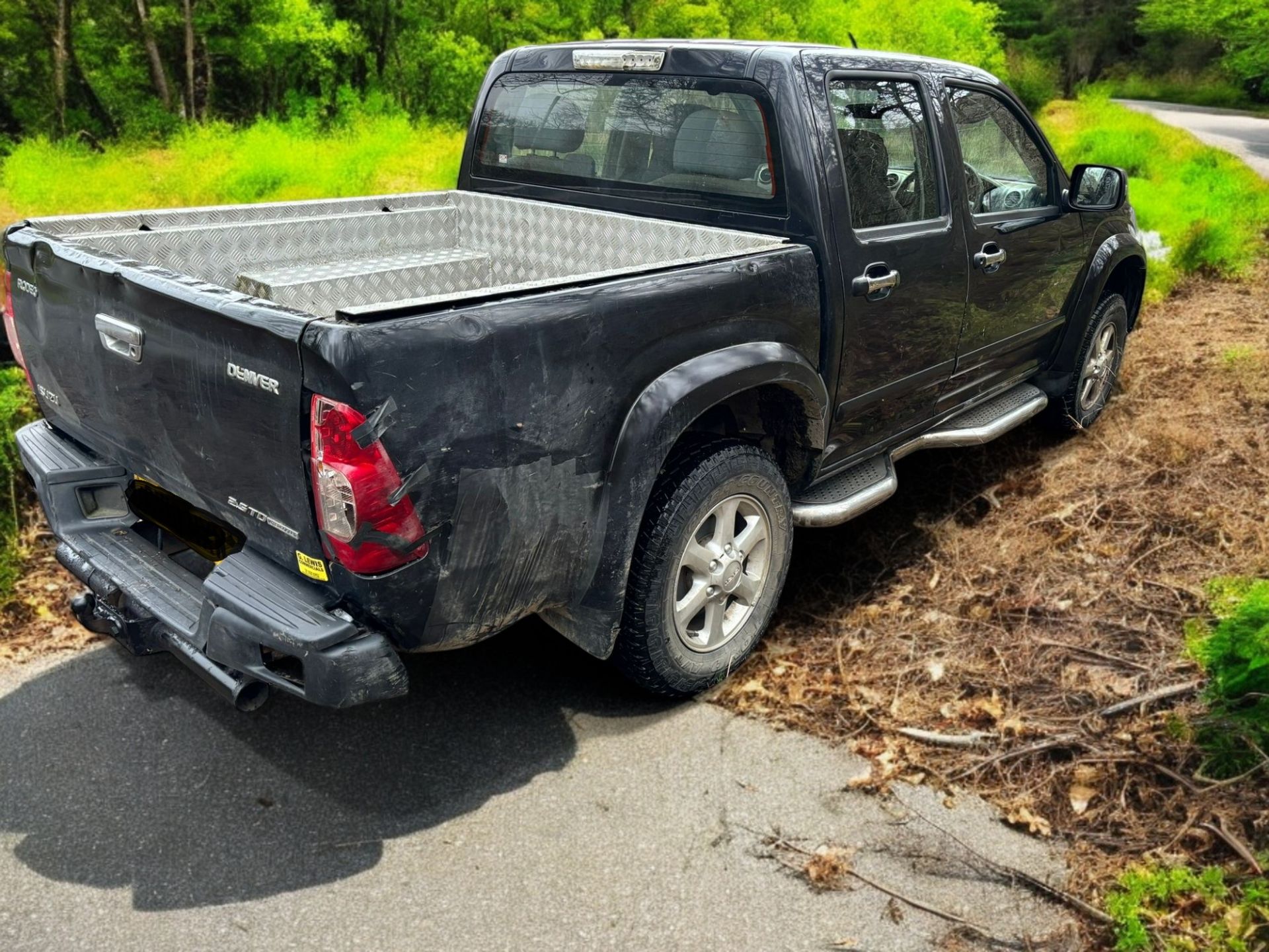 2010 ISUZU RODEO DENVER MAX DOUBLE CAB PICKUP - Image 4 of 9