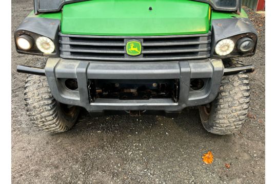 2013 JOHN DEERE GATOR 855D | ROAD-REGISTERED UTILITY VEHICLE | ELECTRIC TIPPER BODY - Image 5 of 9