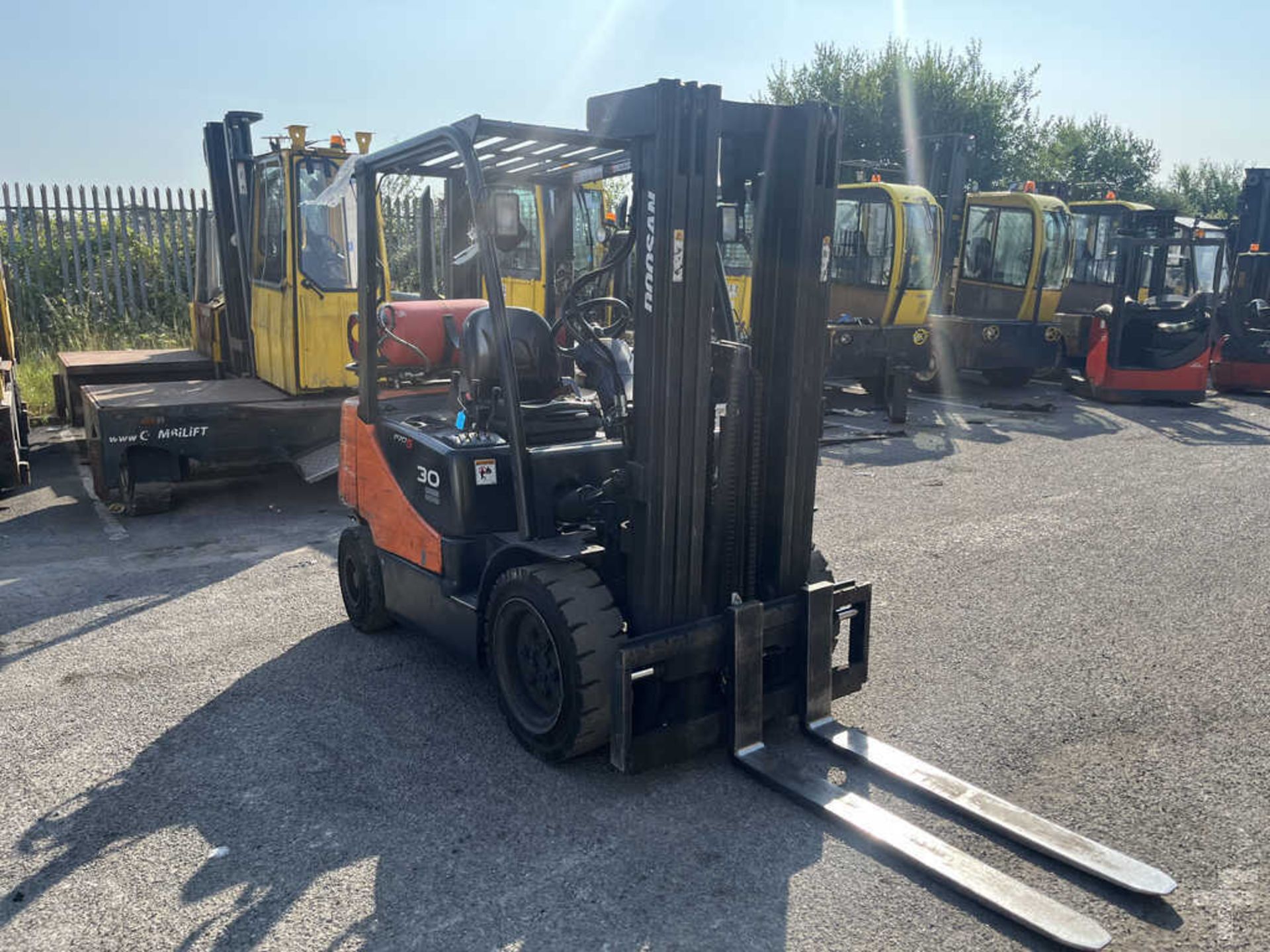 DOOSAN G30E-5 LPG FORKLIFT - YEAR 2013 - Image 2 of 4