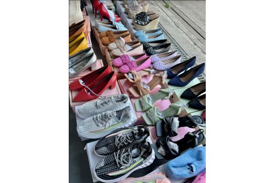 200 X BRAND NEW PAIRS LADIES SHOES IN BOX MIXED STYLES SIZES UK 3 TO 8 SANDALS TRAINERS FLATS BOOTS - Image 6 of 7