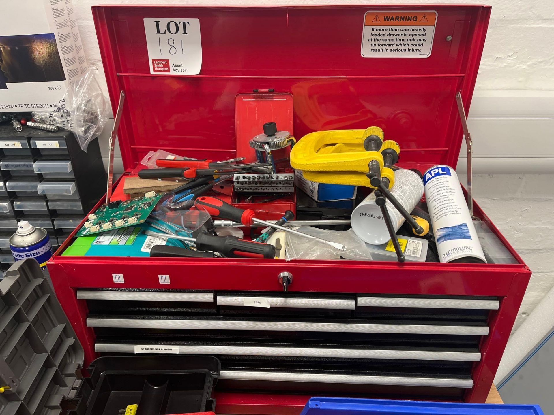 Quantity of various tools, tool boxes, screws, nuts and bolts (as lotted) - Image 6 of 7