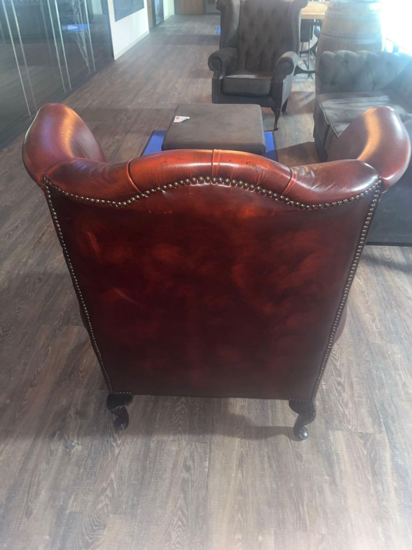 Chesterfield Style burgundy leather upholstered armchair - Image 3 of 4