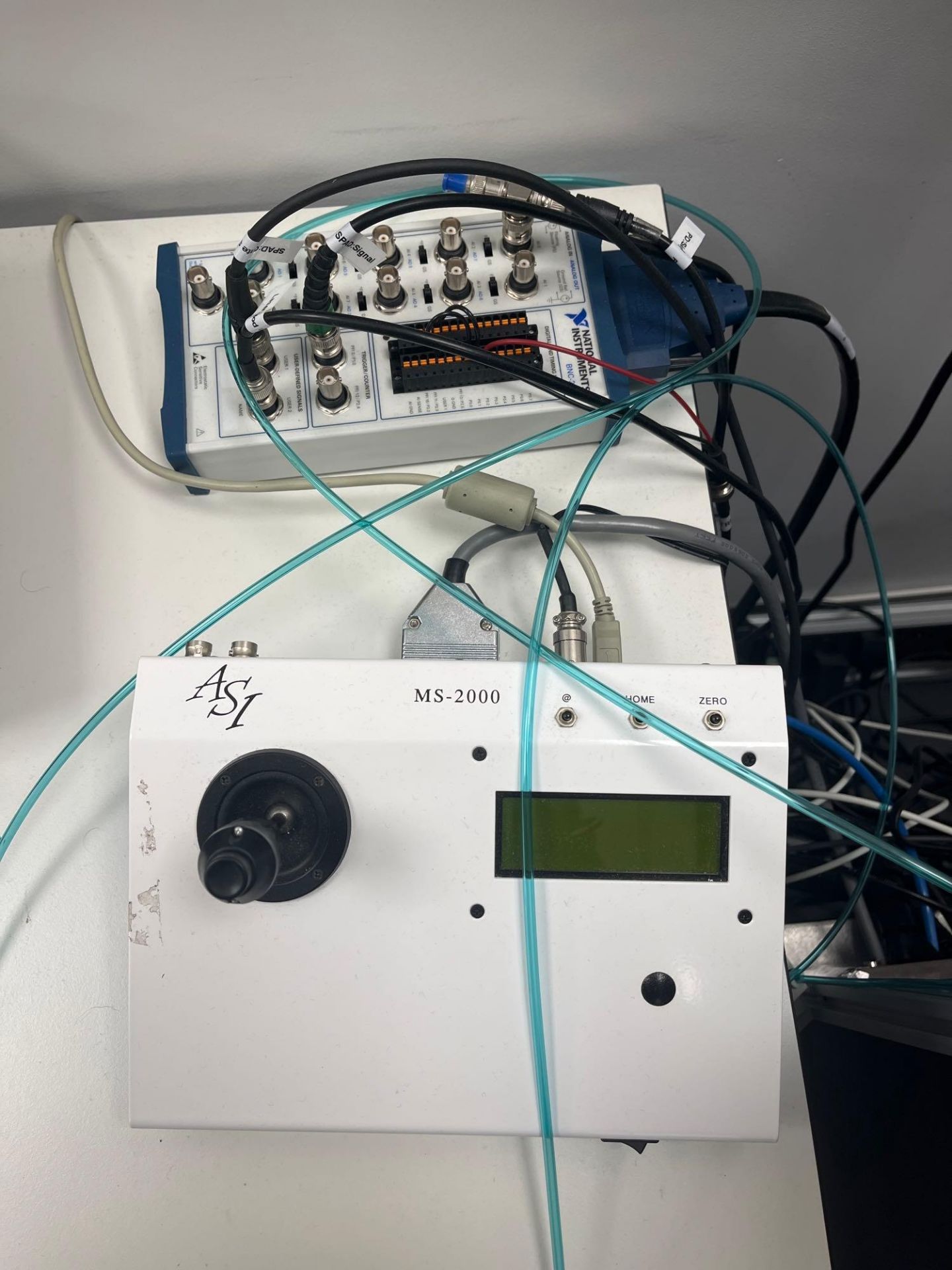 Custom built laser rig with freestanding enclosure, Keysight 34460A digit multimeter, ASI MS-2000 co - Image 7 of 10