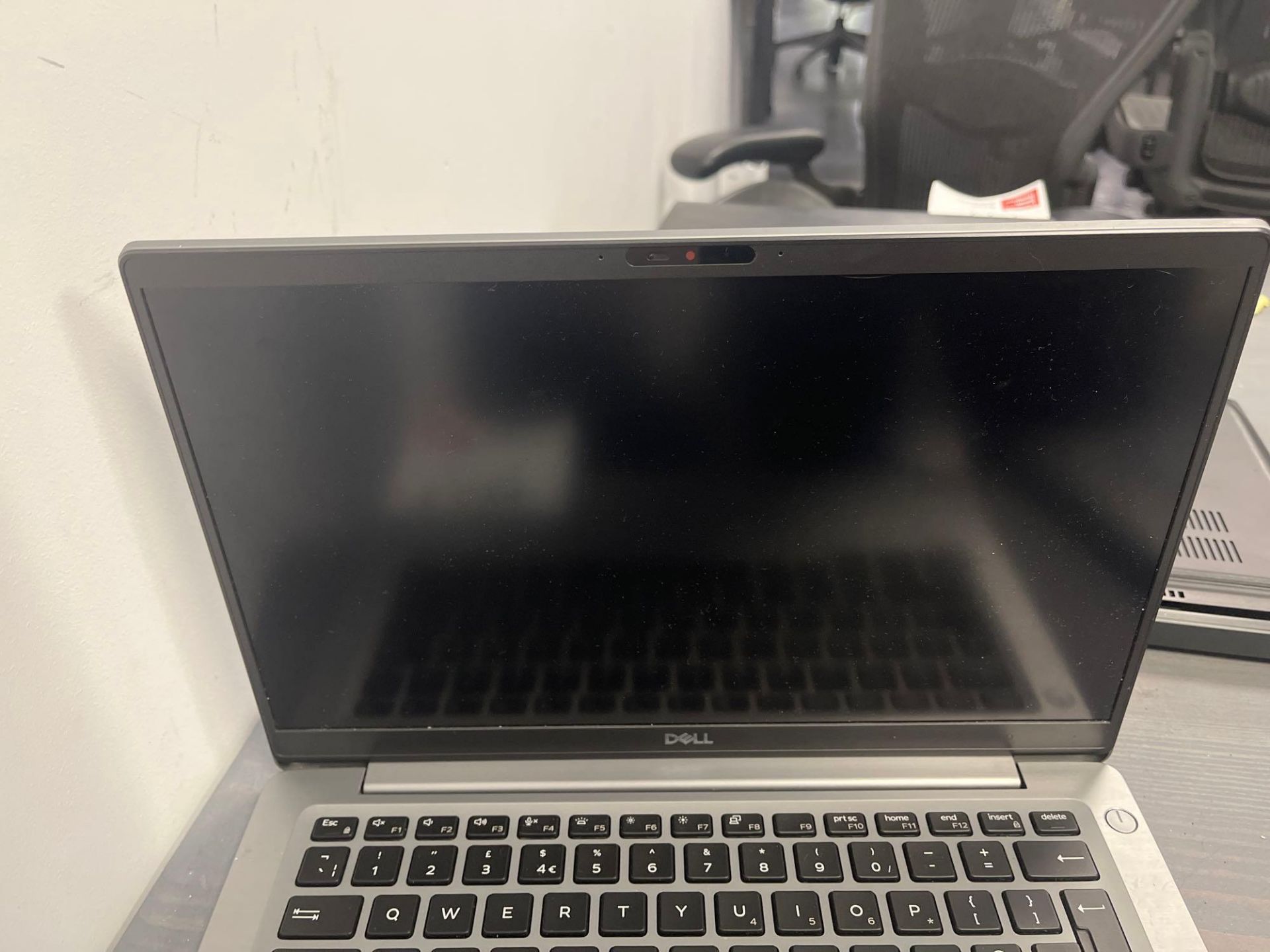 Dell Latitude 7400 P100G 2020 Core i7 laptop with charger (wiped) - Image 2 of 5