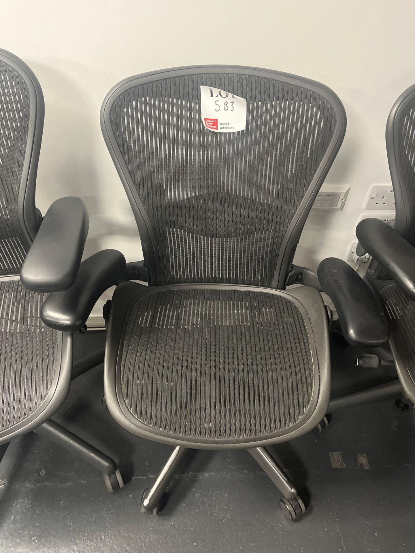 Herman Miller Aeron-style Four black mesh back operator chairs - Image 3 of 7