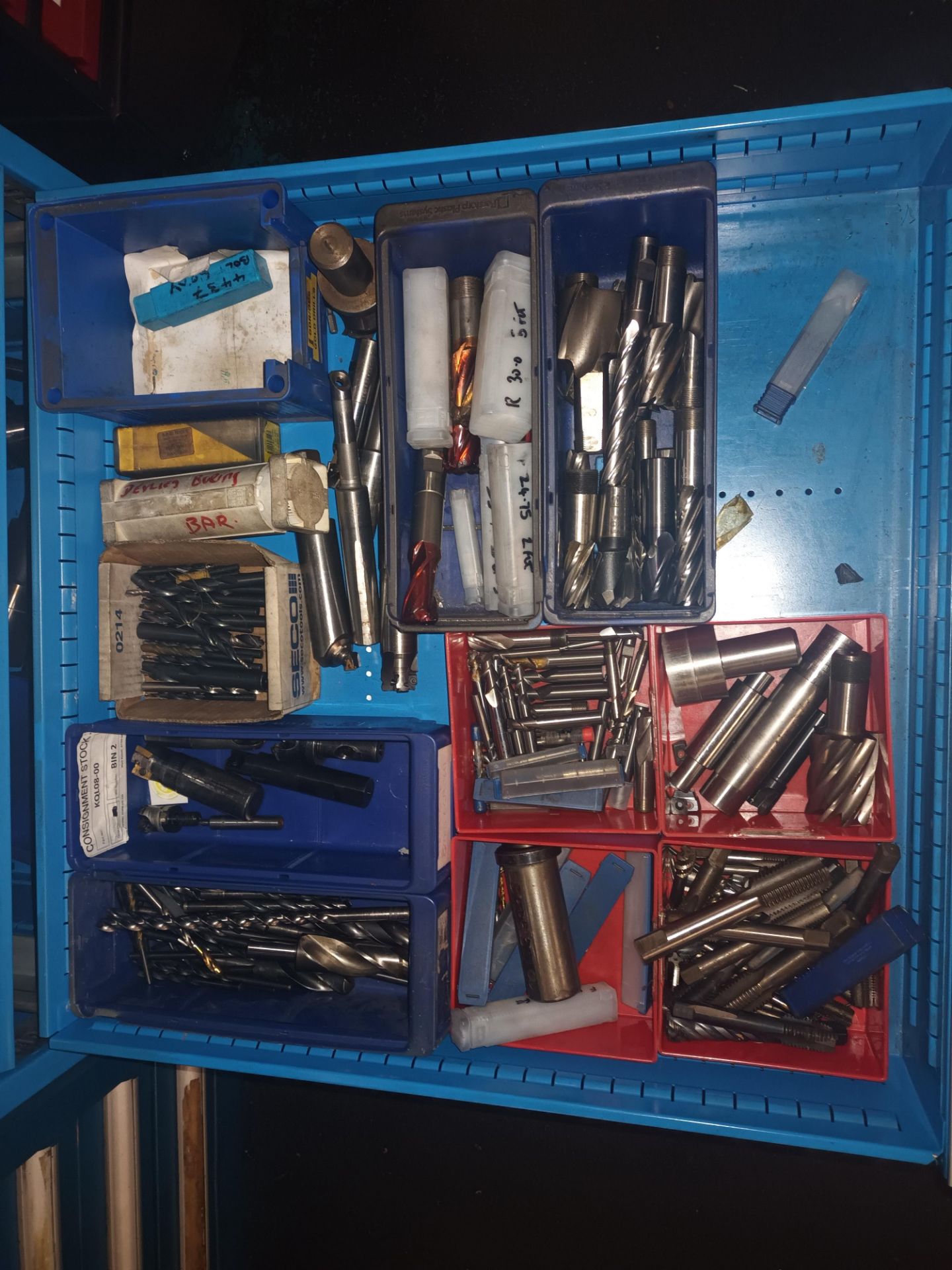 Eight compartment storage cabinet and contents comprising a quantity of various tooling (as lotted) - Image 8 of 10