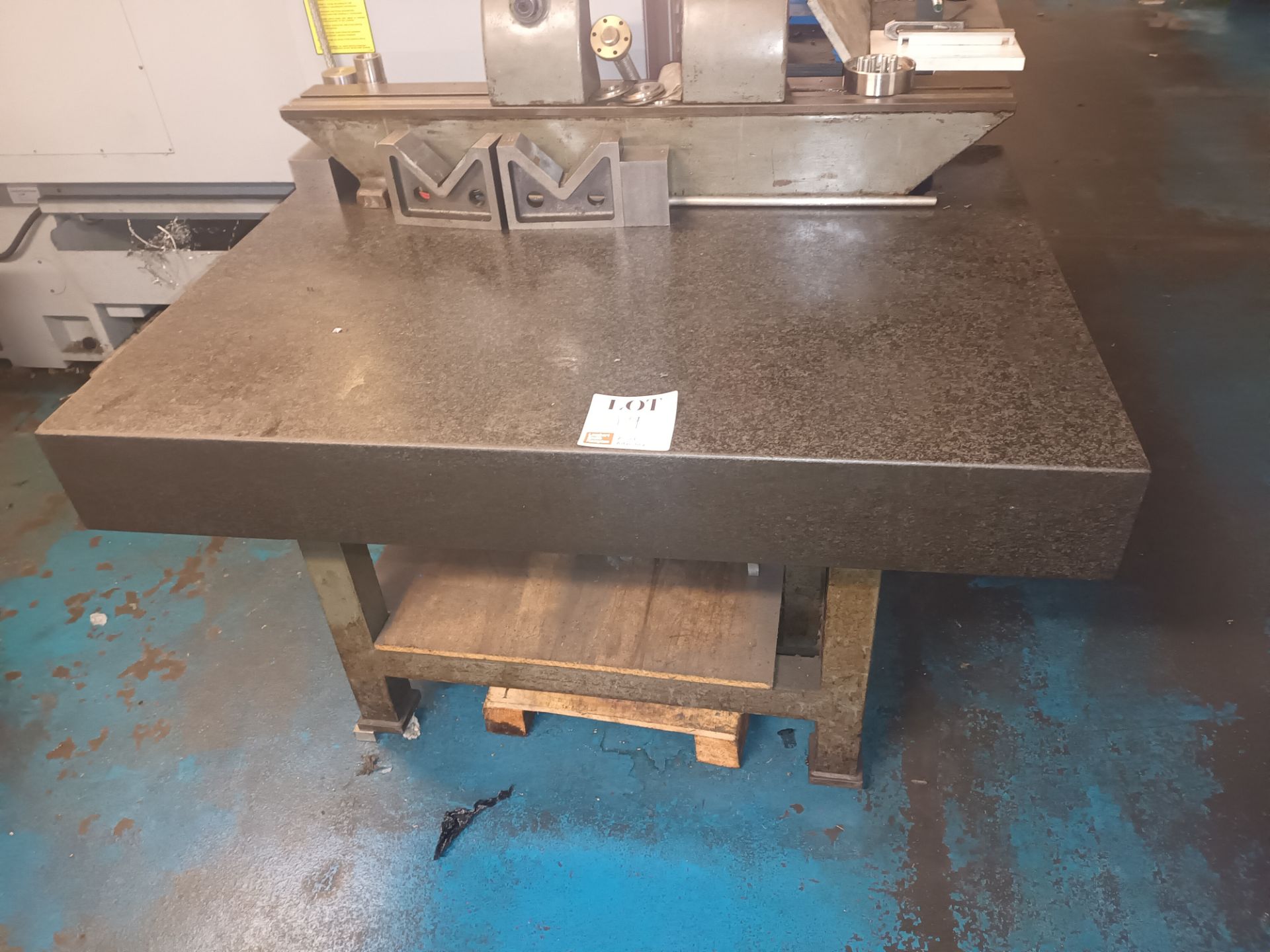 BS817 grade granite surface worktop