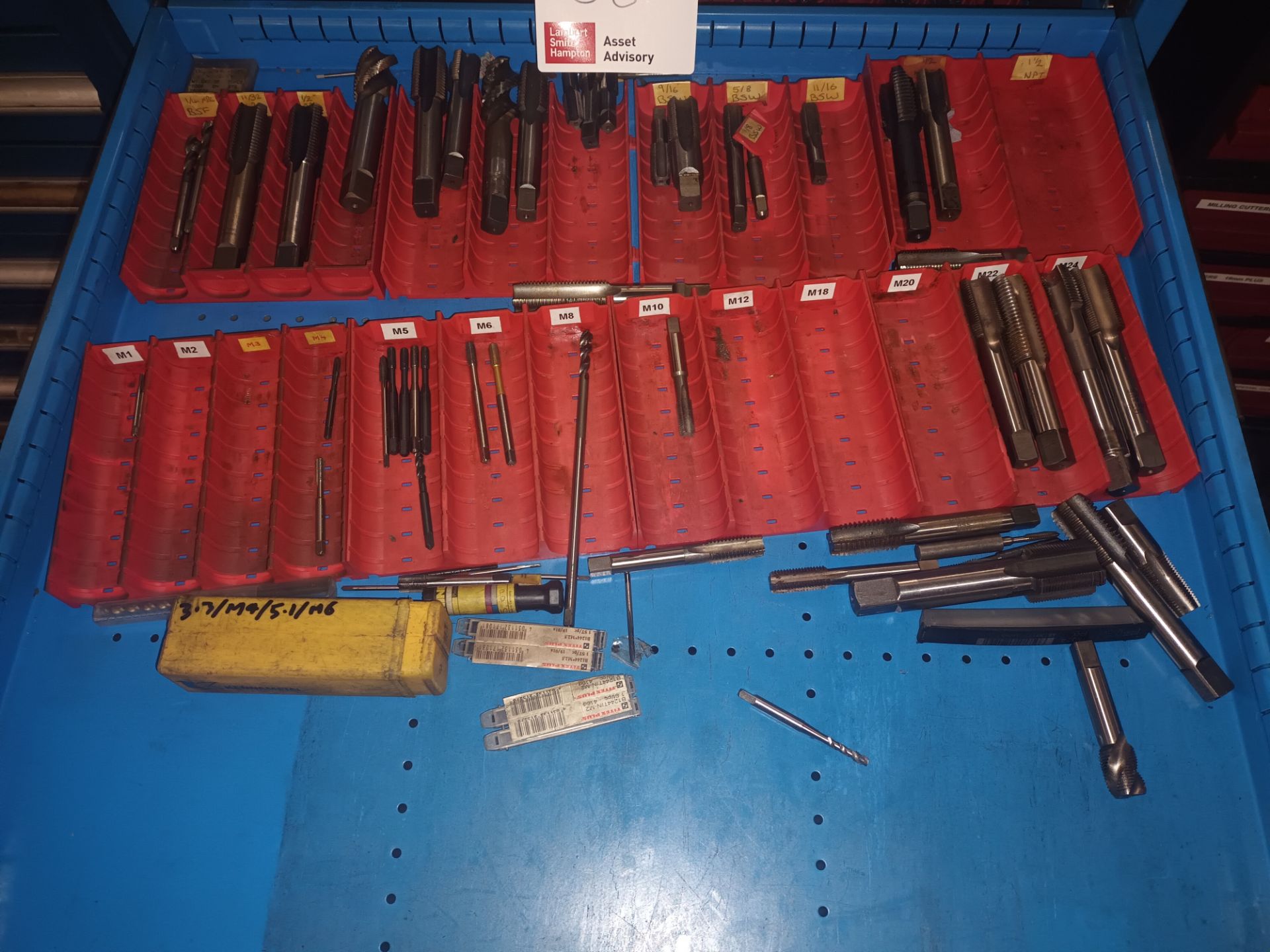Eight compartment storage cabinet and contents comprising a quantity of various tooling (as lotted) - Image 3 of 10