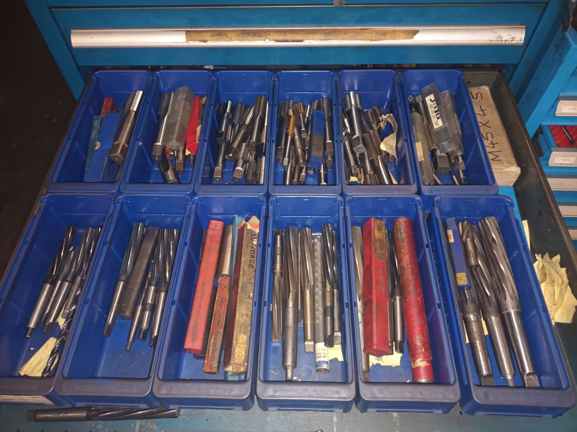 Eight compartment storage cabinet and contents comprising a quantity of various tooling (as lotted) - Image 3 of 11