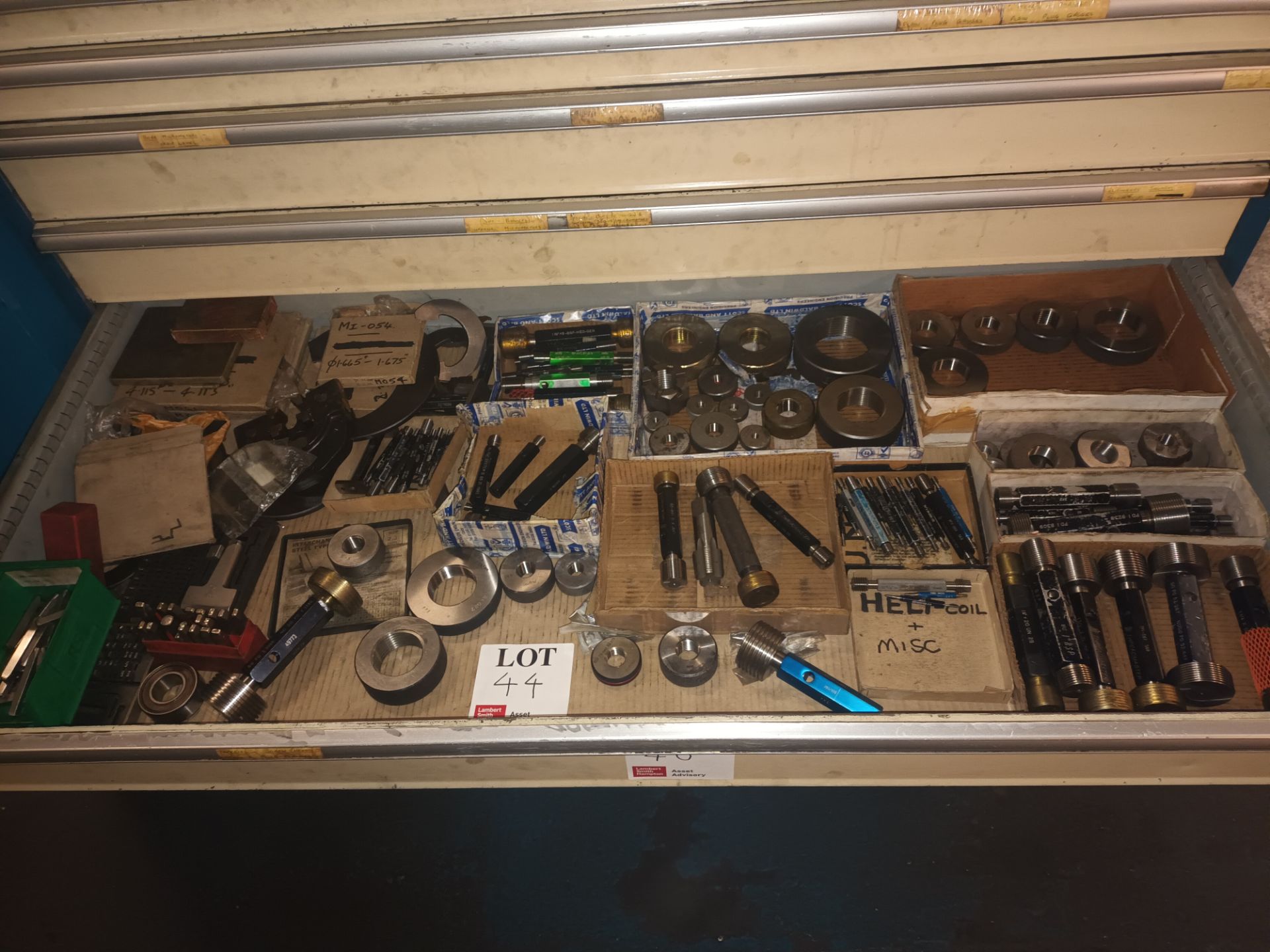 Contents of shelf comprising a quantity of various tooling (as lotted)