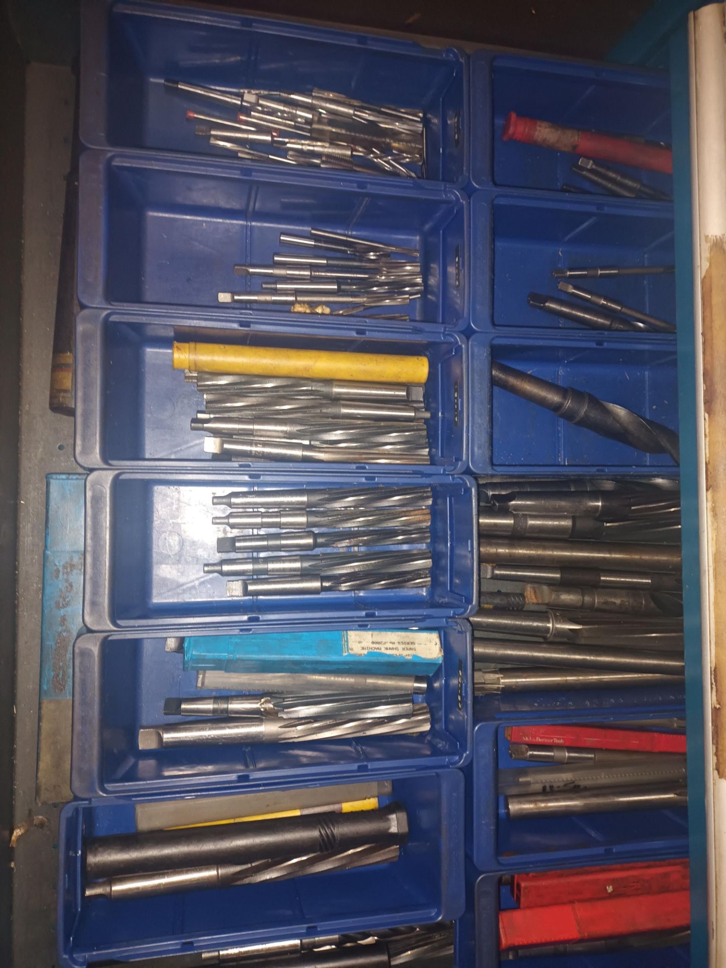 Eight compartment storage cabinet and contents comprising a quantity of various tooling (as lotted) - Image 6 of 11