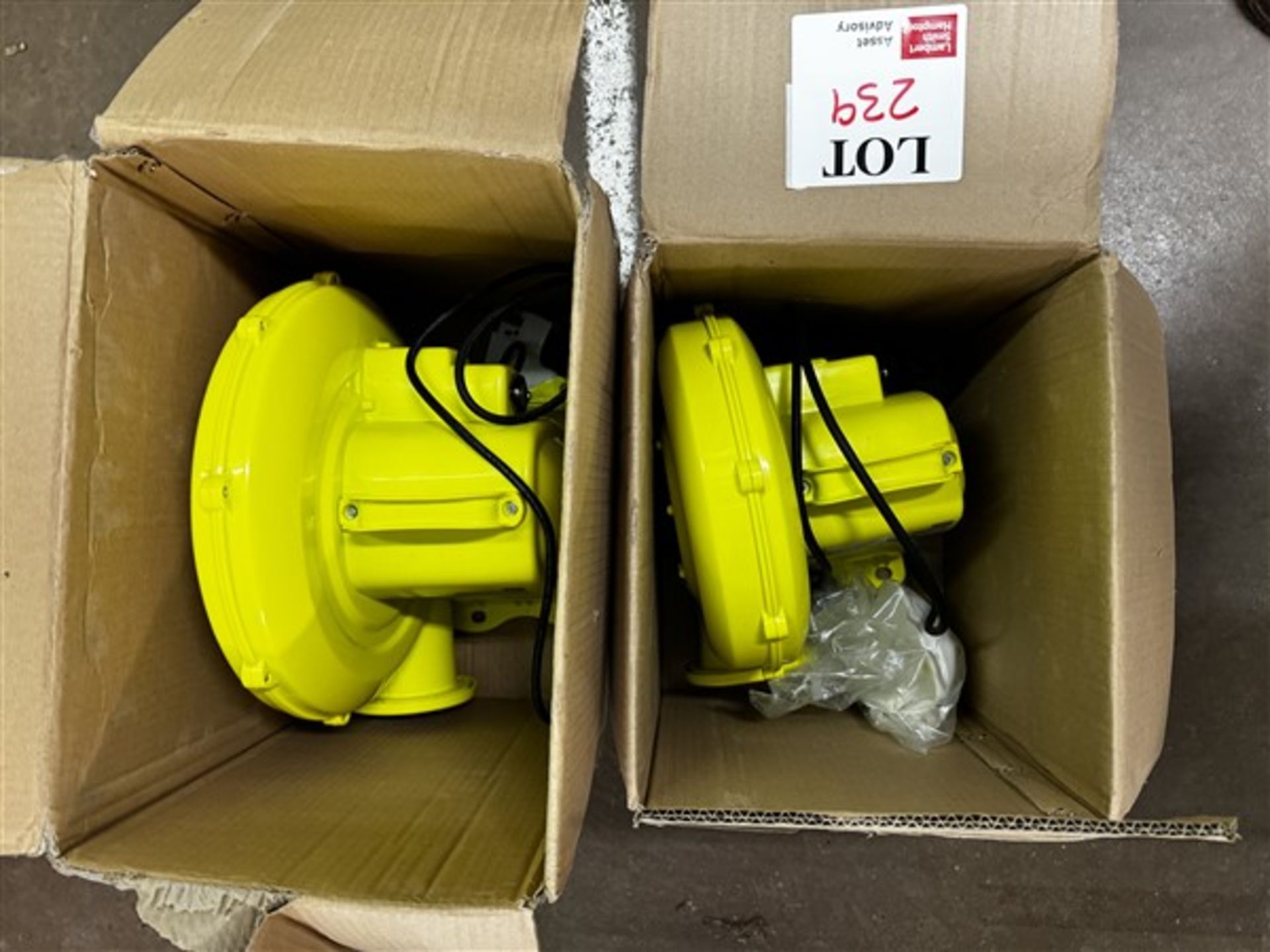 Two Foshan Shunde Huawei air blowers, models W-4E and W-2E - Image 2 of 5
