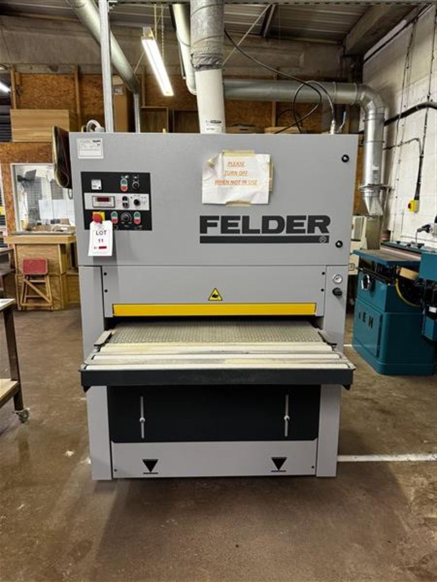 Felder 950mm wide belt sander (2016), type FW950C, serial no. 24.10.014.16 (Please note this lot