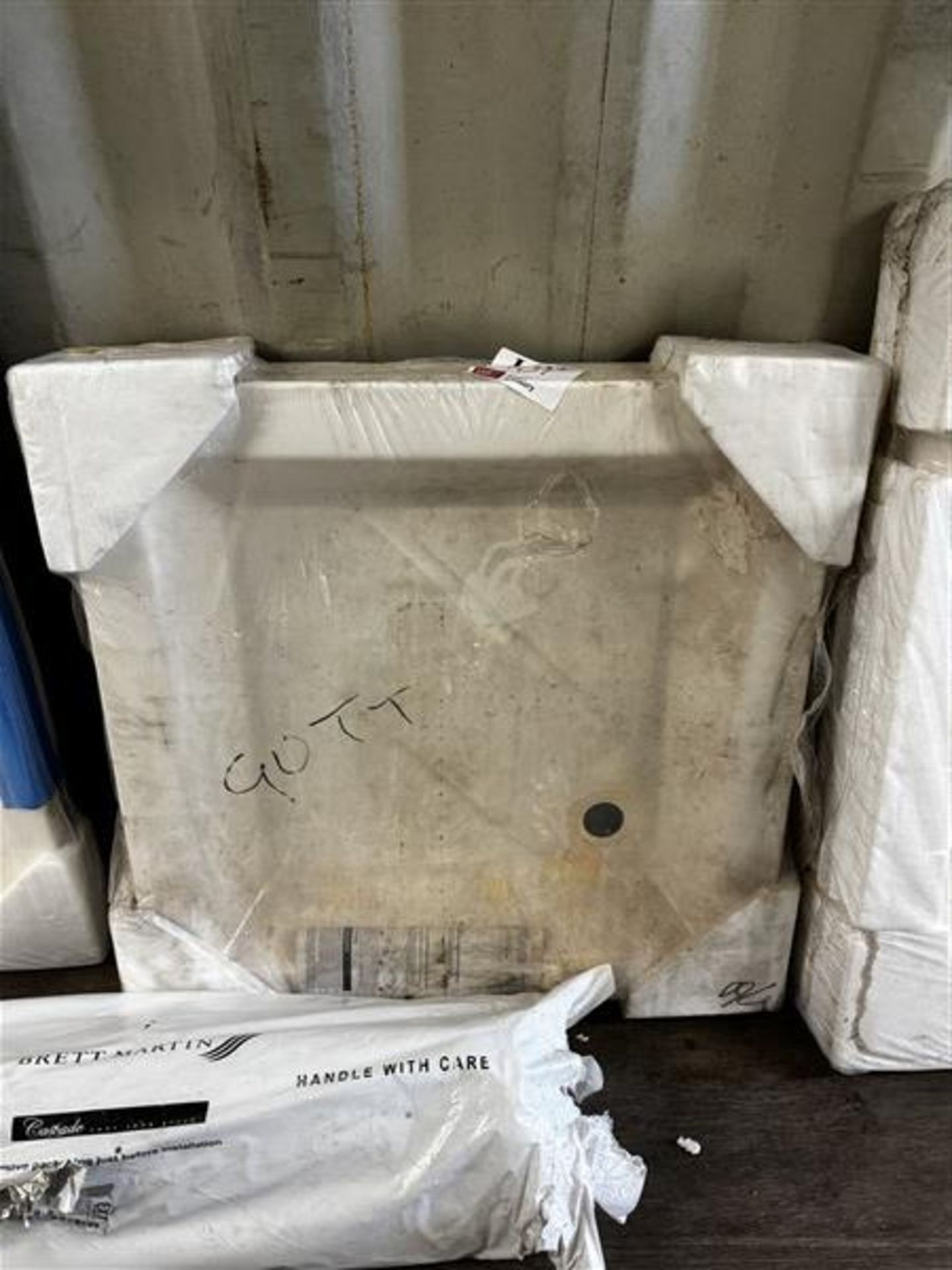 Shower tray, 760mm x 760mm (Please note, this lot must be removed before the final day of