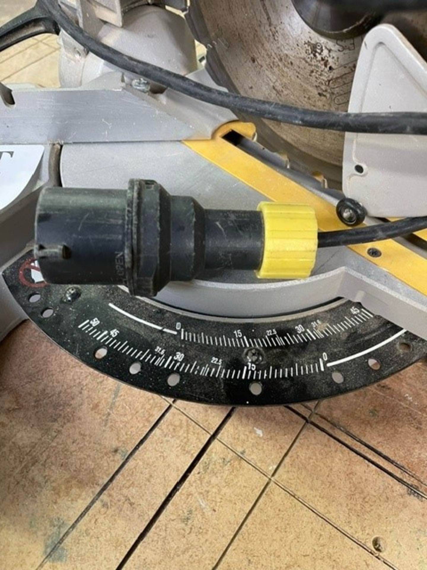 Dewalt adjustable saw table, model DE 7024XJ, type 3 - Image 4 of 7