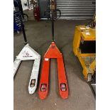 Manutan 2500kg pallet truck