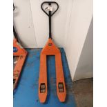 Warrior manual pallet truck