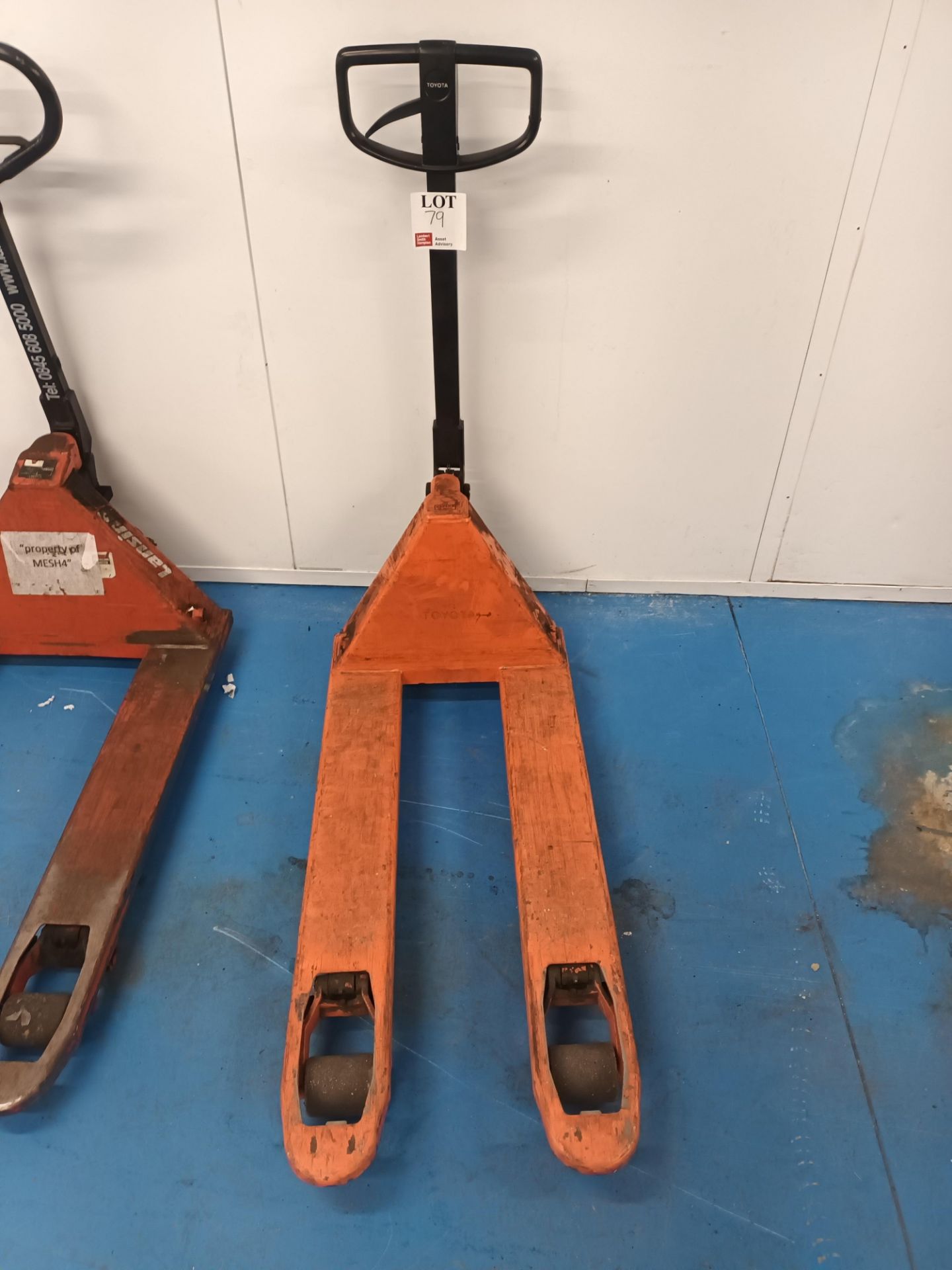 Toyota manual pallet truck