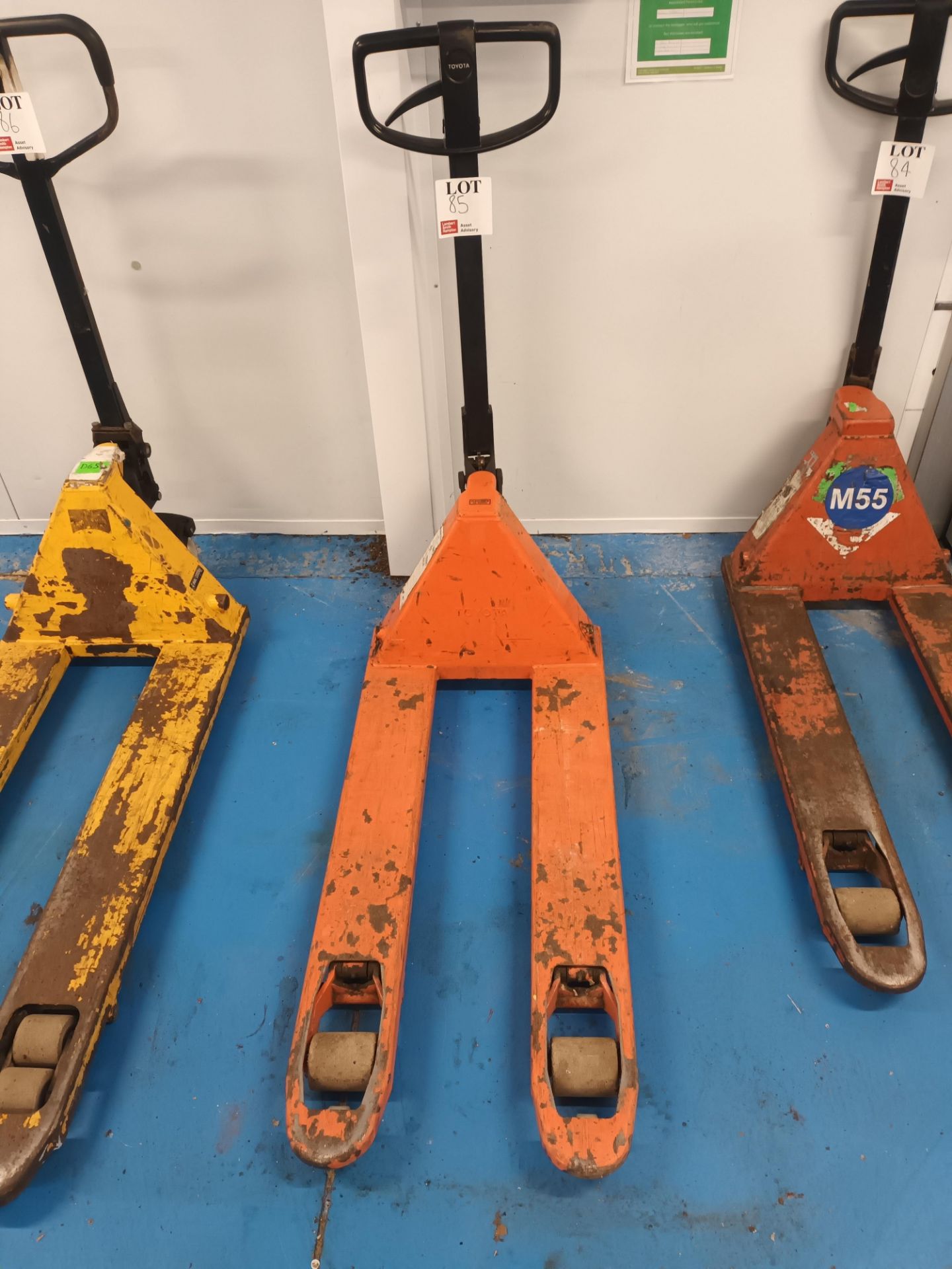 Toyota manual pallet truck