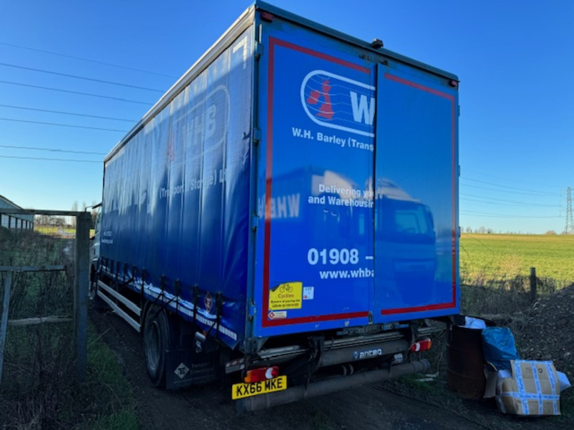 DAF euro 6 18T curtainside lorry with foldaway tail lift - Image 7 of 18