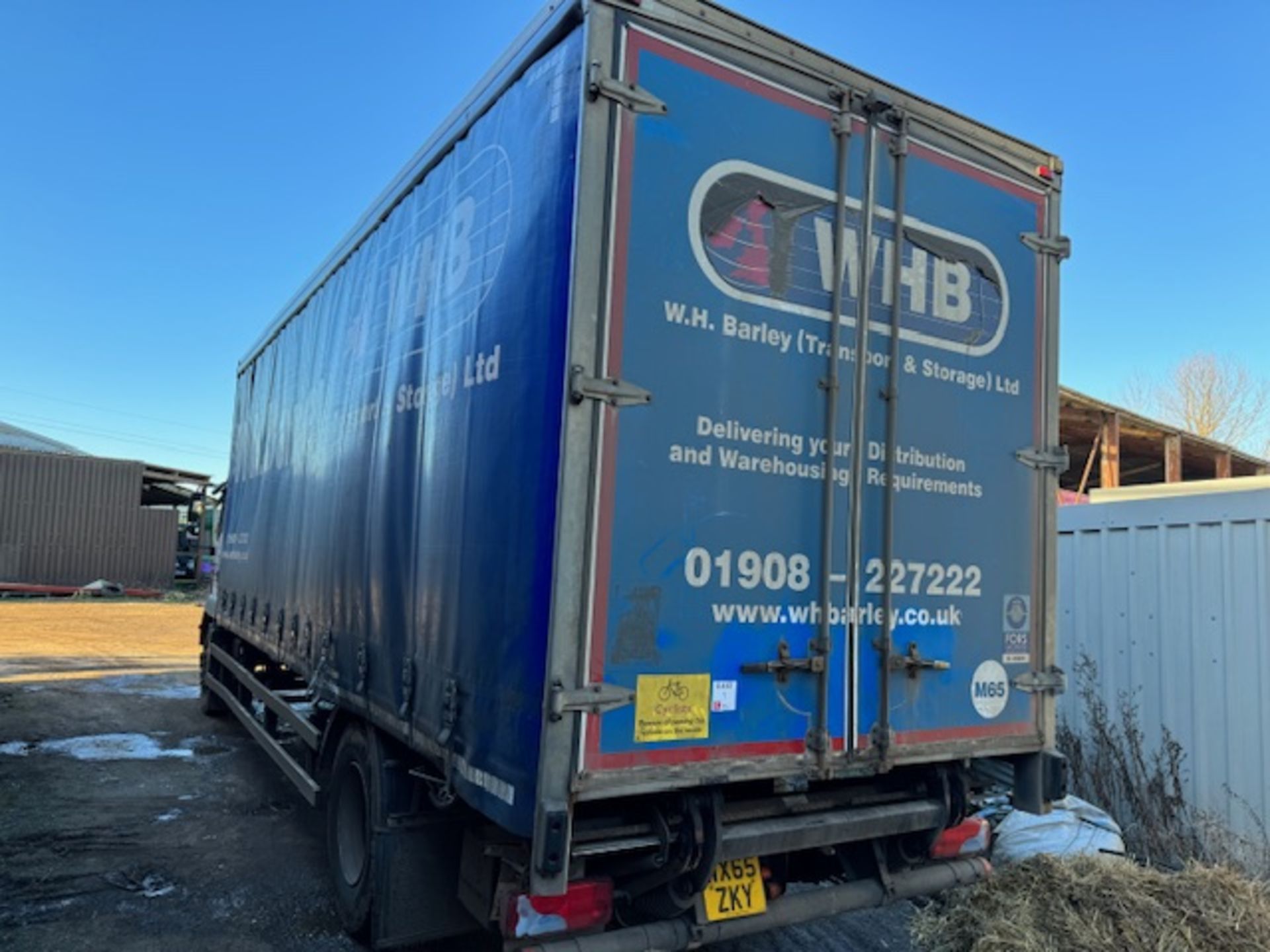 MAN euro 6 18t curtainside lorry with foldaway tail lift - Image 6 of 18