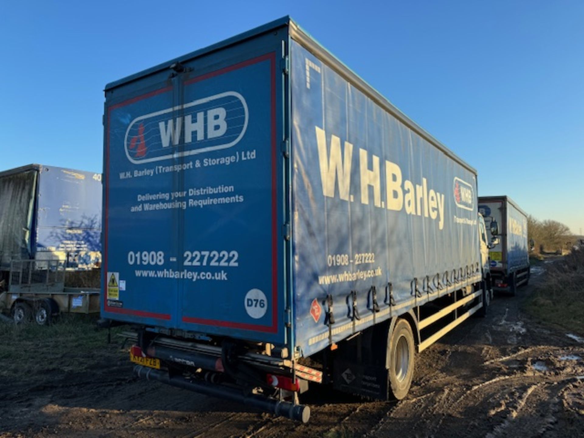 DAF euro 6 18T curtainside lorry with foldaway tail lift - Image 7 of 18