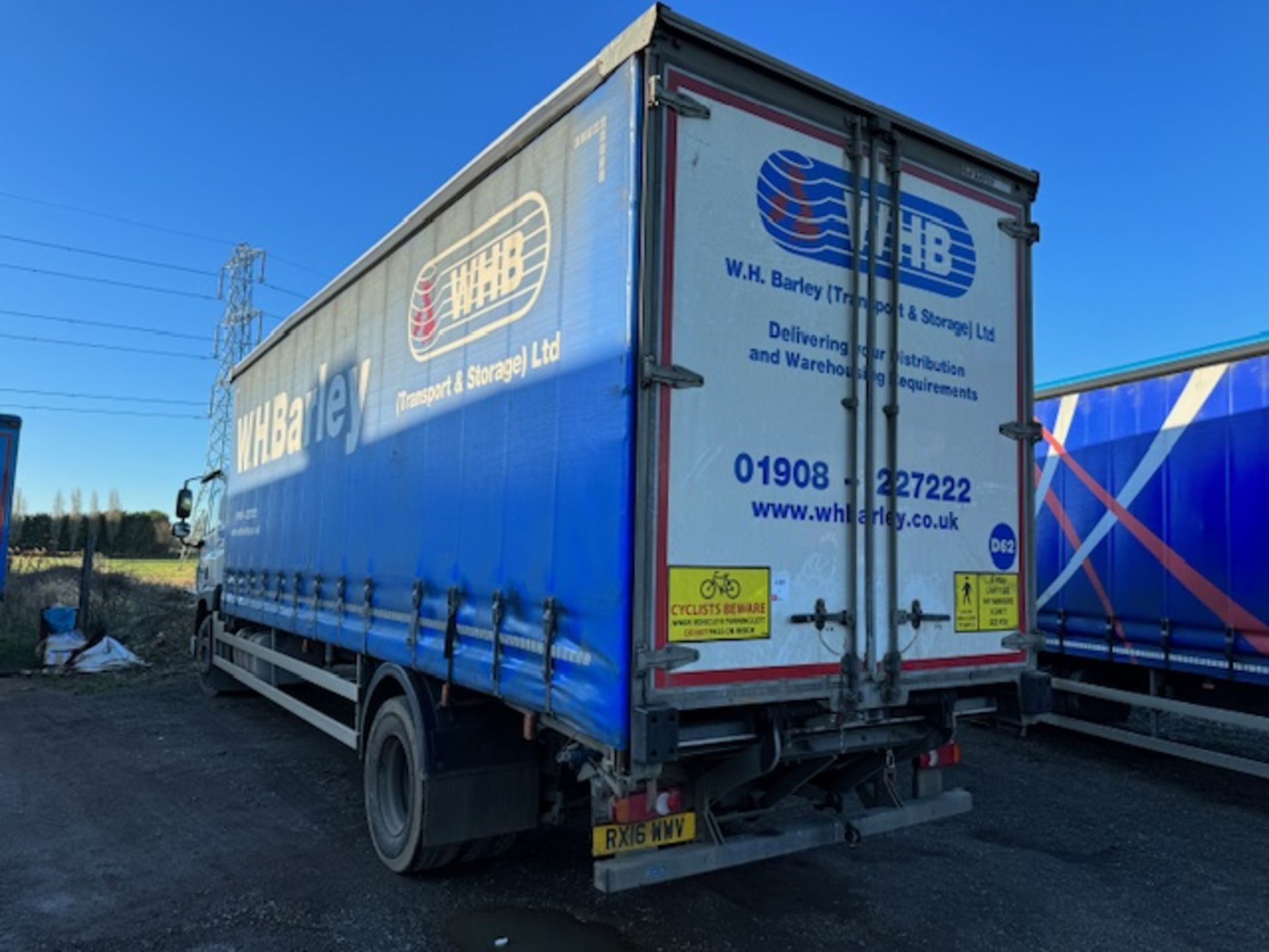 DAF euro 6 18T curtainside lorry with foldaway tail lift - Image 5 of 16