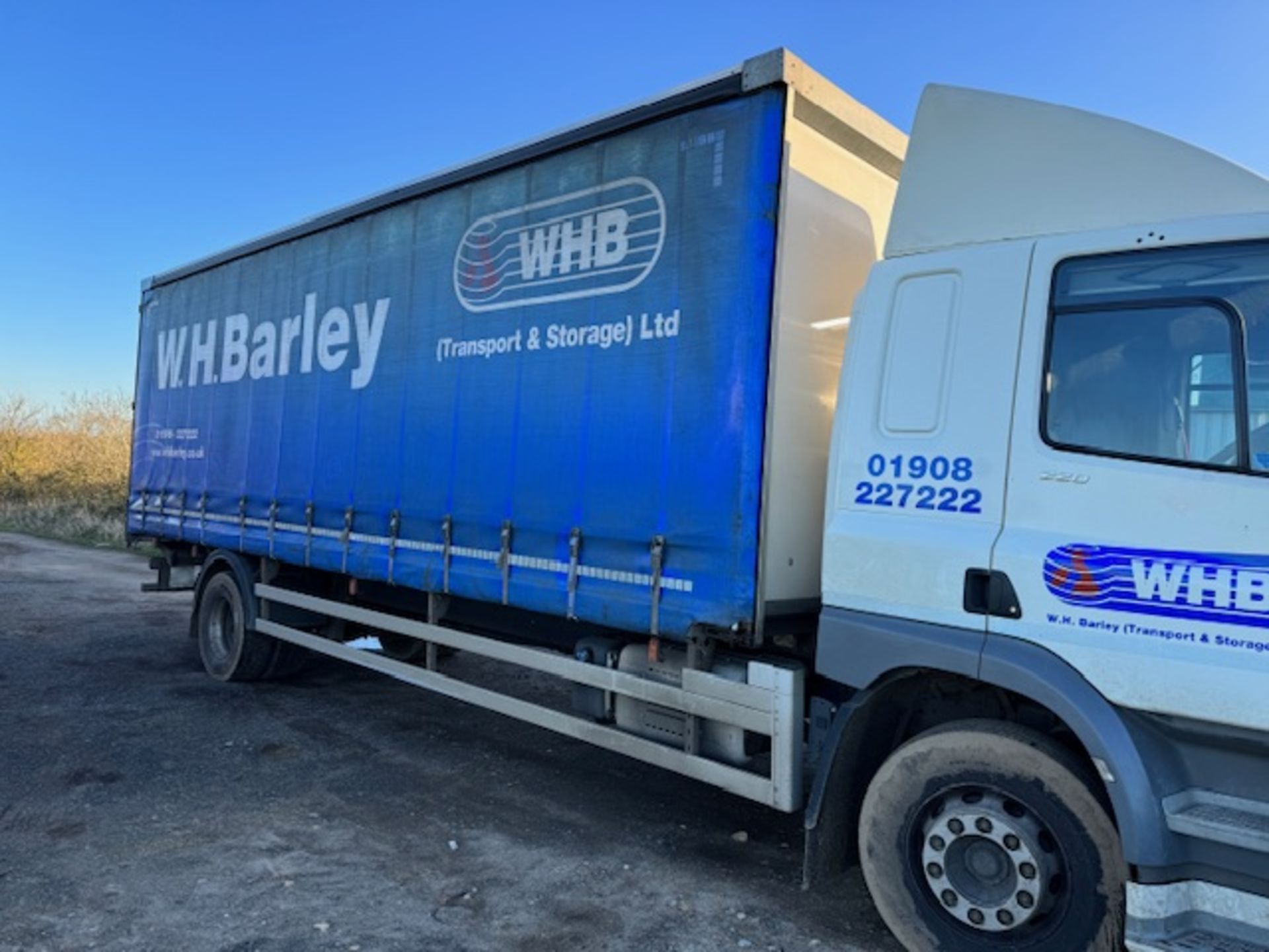 DAF euro 6 18T curtainside lorry with foldaway tail lift - Image 3 of 16