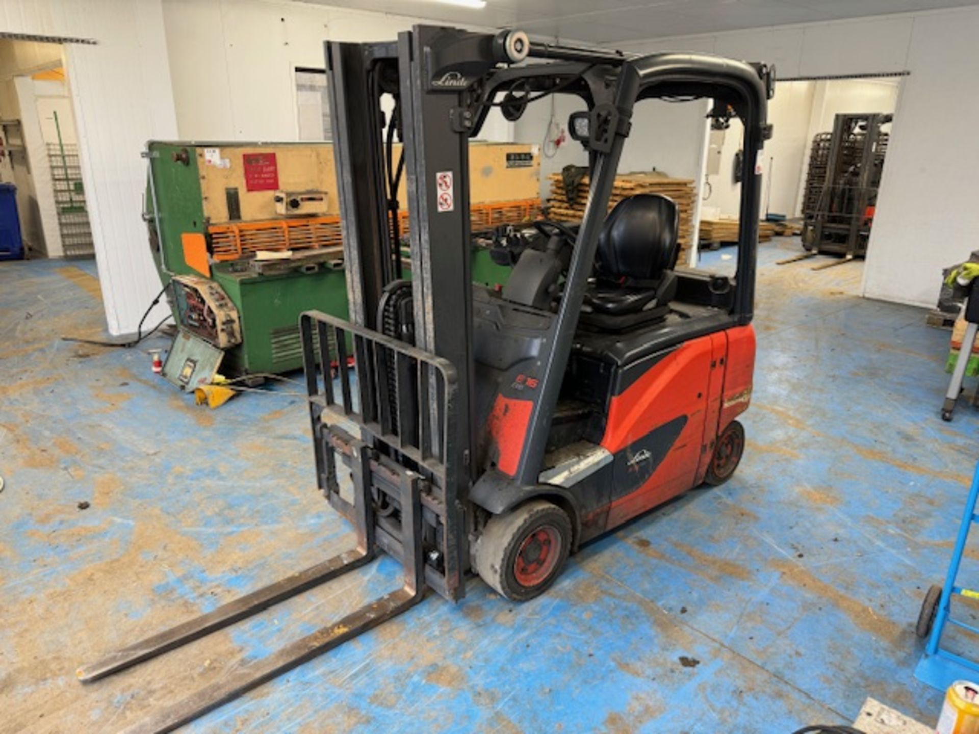 Linde E16 EVO electric forklift truck