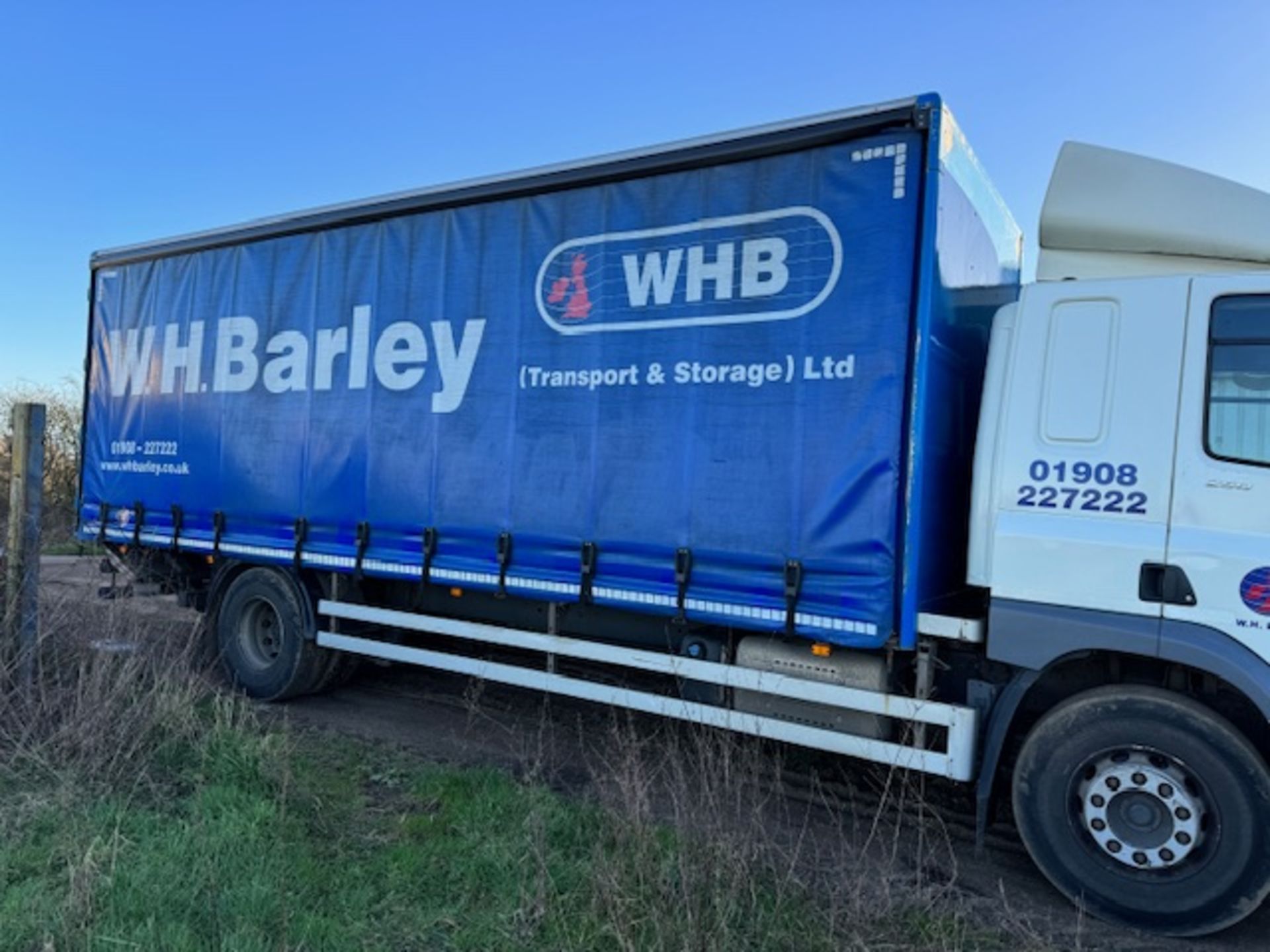 DAF euro 6 18T curtainside lorry with foldaway tail lift - Image 5 of 18