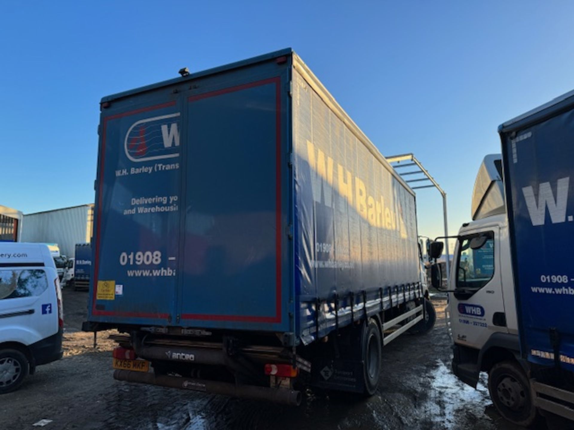 DAF euro 6 18T curtainside lorry with foldaway tail lift - Image 7 of 18