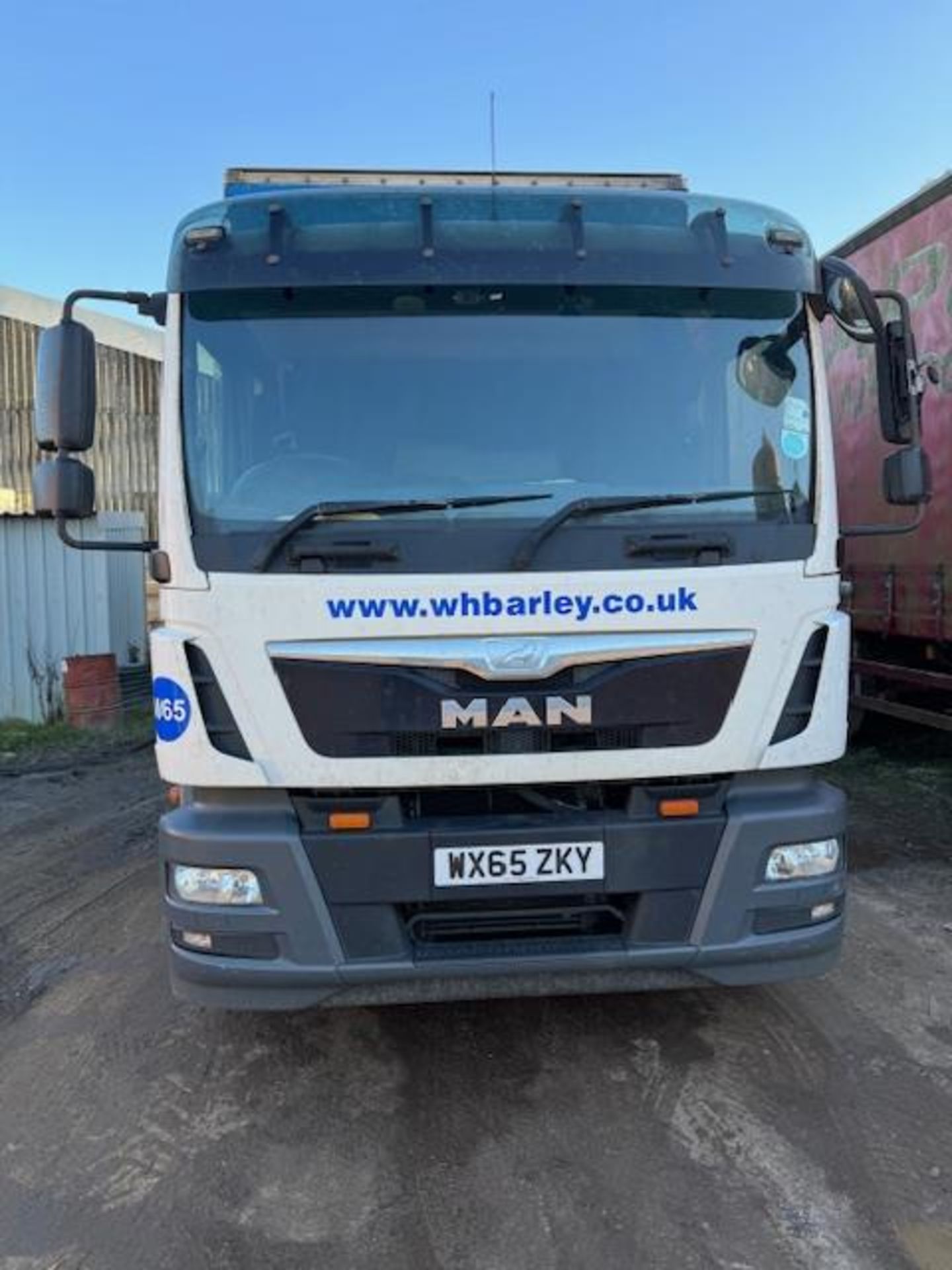MAN euro 6 18t curtainside lorry with foldaway tail lift - Image 3 of 18