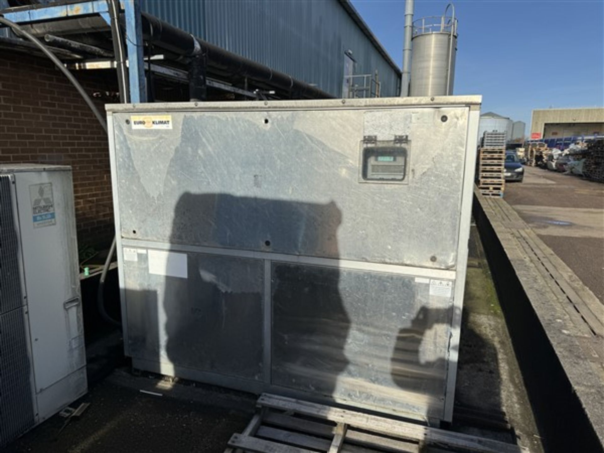 Euro Klimat chiller with 6 ton unit A work Method Statement and Risk Assessment must be reviewed and - Image 2 of 8