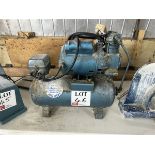 Bench top air compressor