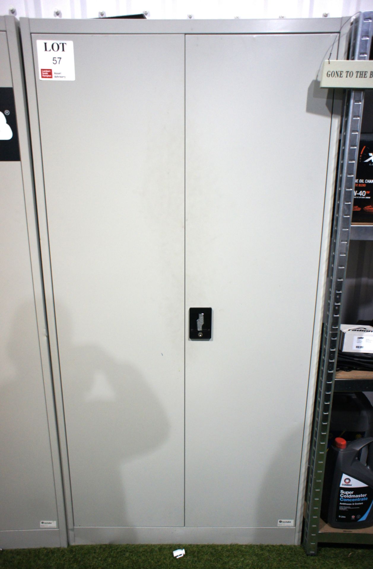 Metal double-door storage cabinet with contents - Image 5 of 6