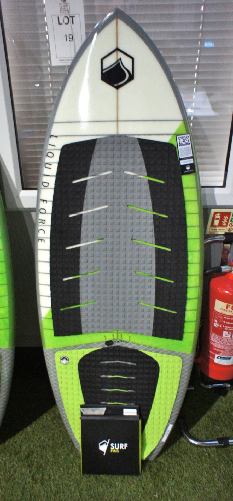 Liquid Force Dart wake surfboard