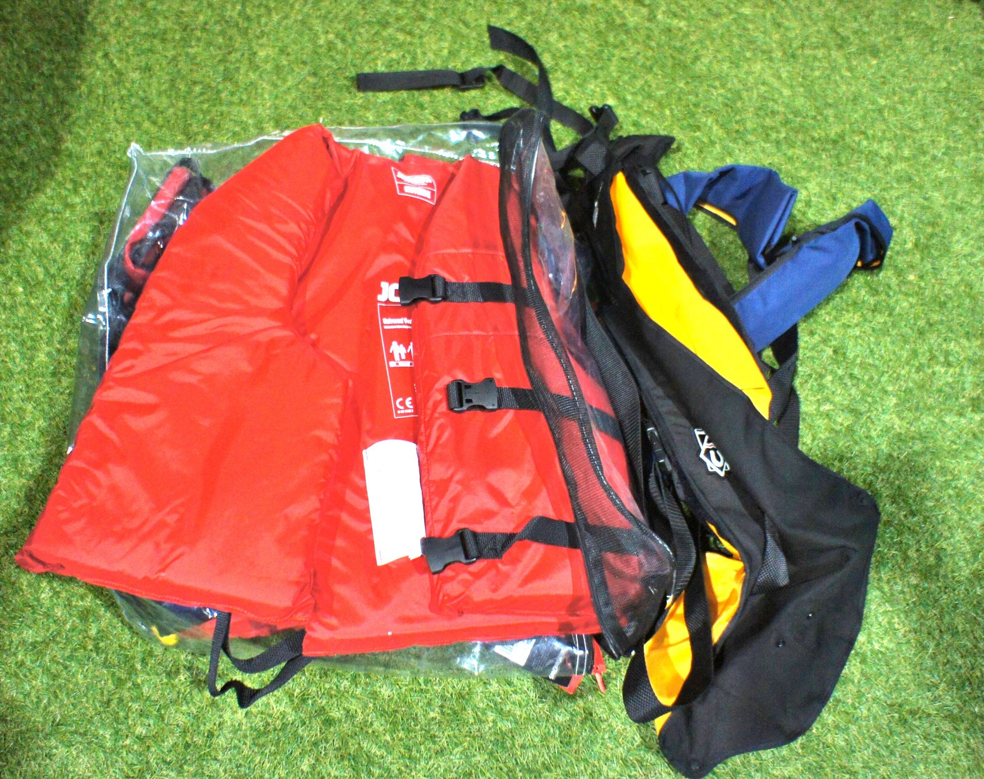 3 x Jobe Baltic 150 life jackets and 2 various life jackets - Image 2 of 3