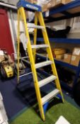 Werner 5-tread fibreglass step ladder