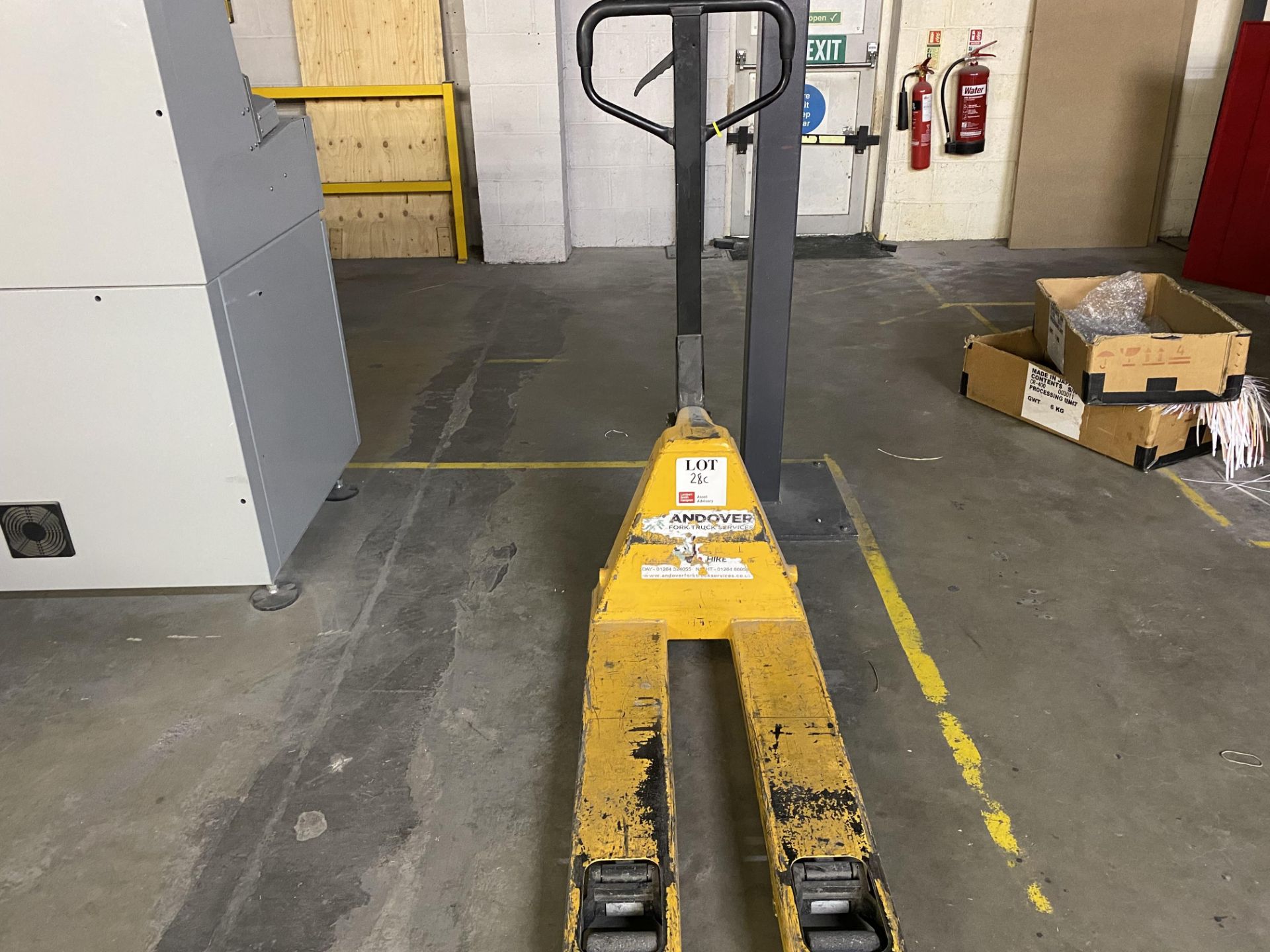 Pallet truck - Image 2 of 3