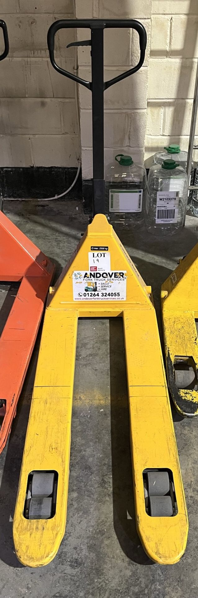 Pallet truck